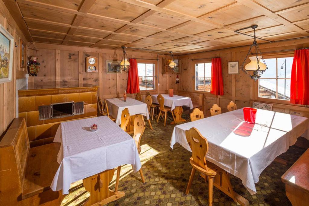 Gasthaus Alpenrose Juf Hotel Exterior photo